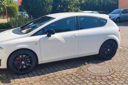 Seat Leon 123.000 km 10.490 &euro; Rielasingen-Worblingen 78239