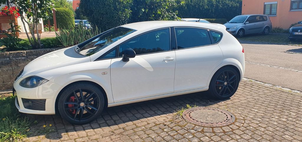 Seat Leon 123.000 km 10.490 &euro; Rielasingen-Worblingen 78239