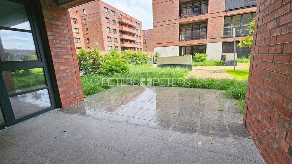 + Alleskönner mit Terrasse + 2 zimmer