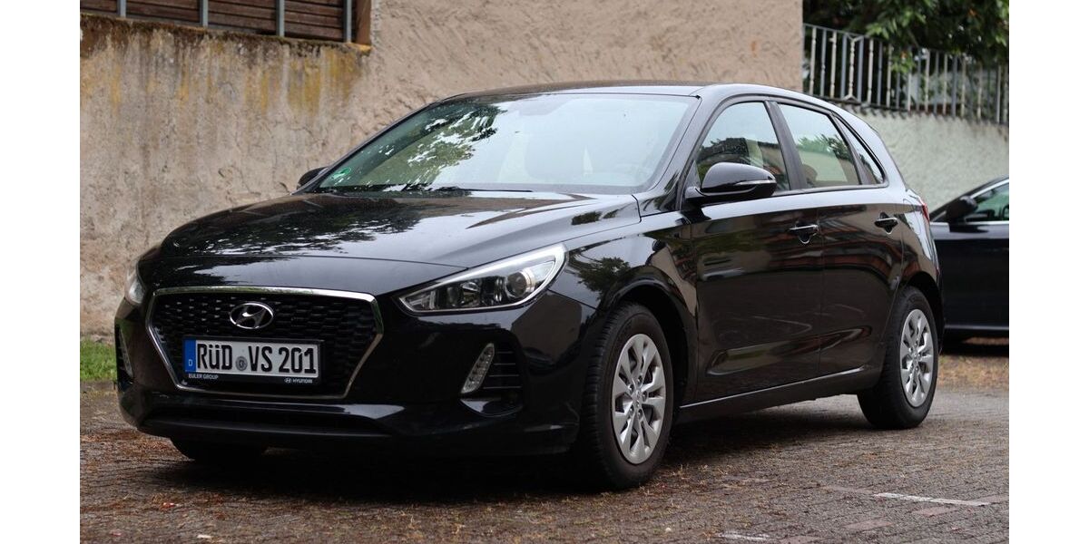 Hyundai i30 93.300 km 12.000 &euro; Geisenheim 65366