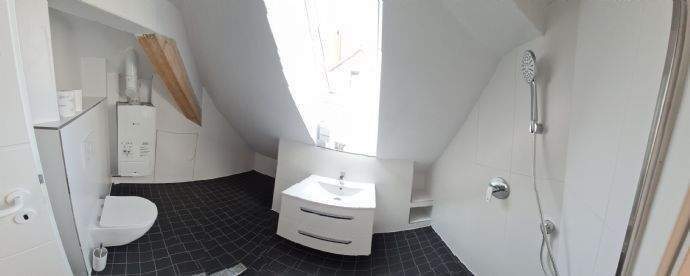 Etagenwohnung Wiesbaden Mainz-Kostheim - 4 Zimmer, 146 m&sup2;, 2.100&euro; | Angebot:24990855