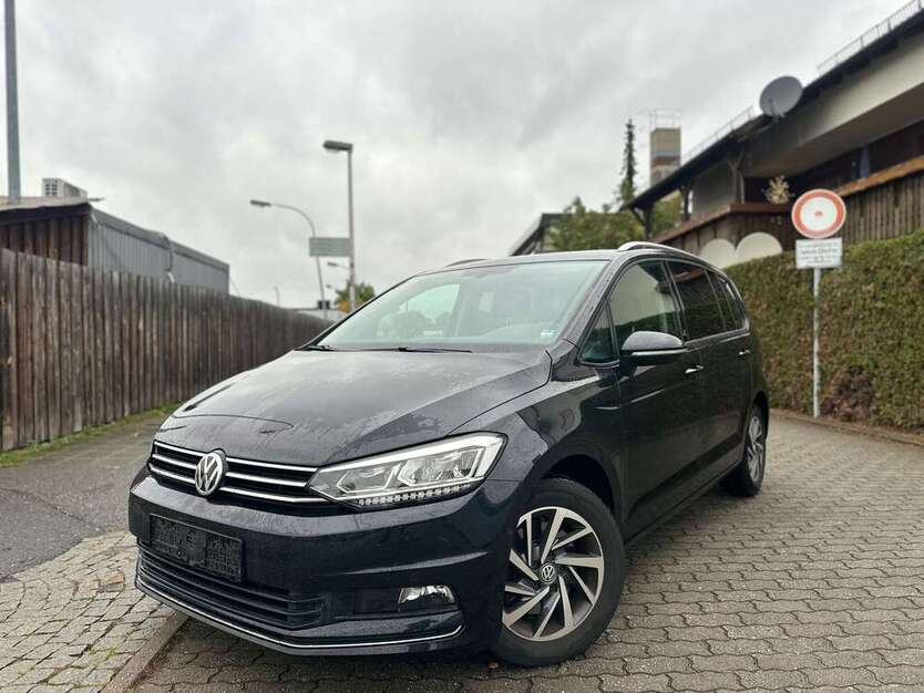VW Touran 51.850 km 20.999 € Nürnberg 90439