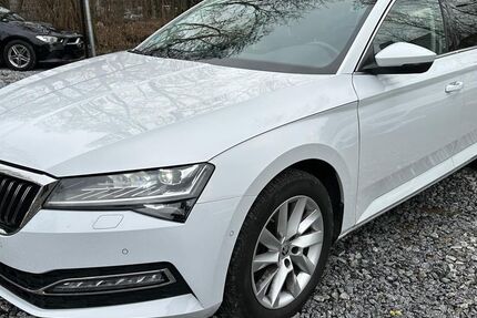 Skoda Superb 118.900 km 21.590 &euro; Berlin 12043