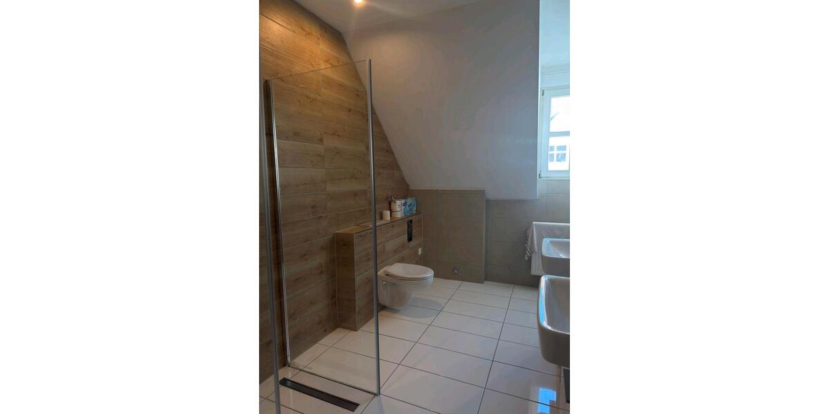 Etagenwohnung Bad Homburg vor der Höhe Gonzenheim - 3 Zimmer, 92 m&sup2;, 1.600&euro; | Angebot:26049653