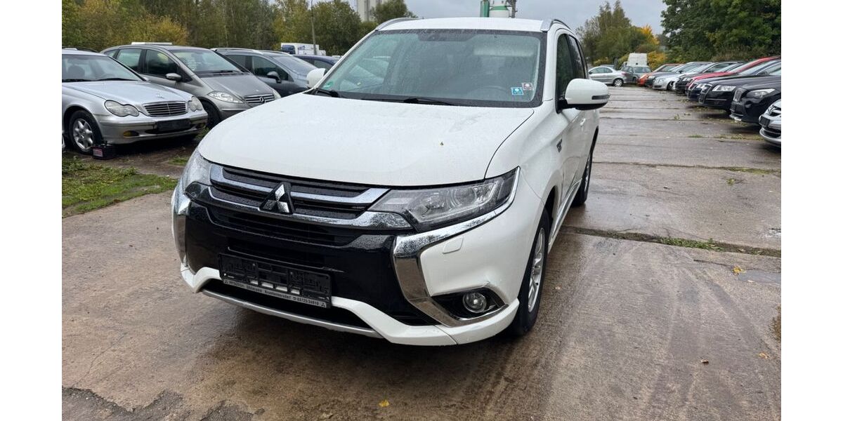 Mitsubishi Outlander 129.153 km 14.499 € Chemnitz 09114