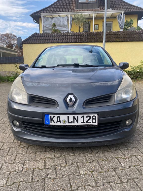 Renault Clio 318.000 km 799 € Durmersheim 76448