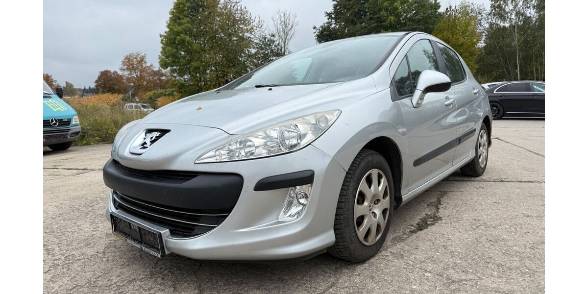 Peugeot 308 135.000 km 2.799 € Chemnitz 09114