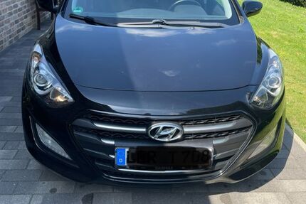 Hyundai i30 76.000 km 11.700 € Westoverledingen 26810