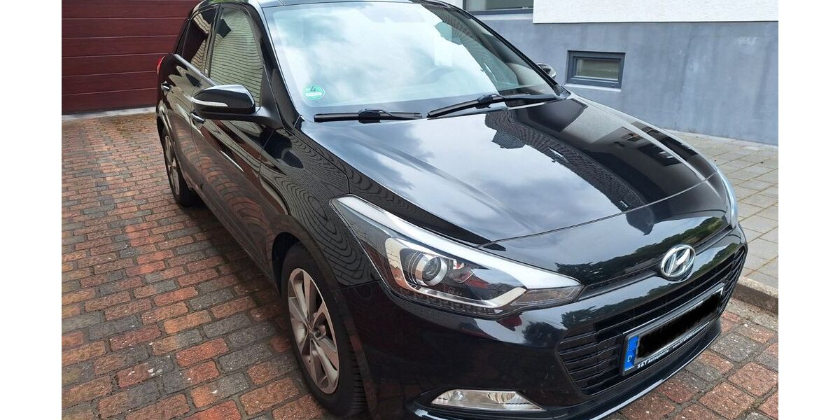 Hyundai i20 39.719 km 11.400 &euro; Schiffdorf 27619