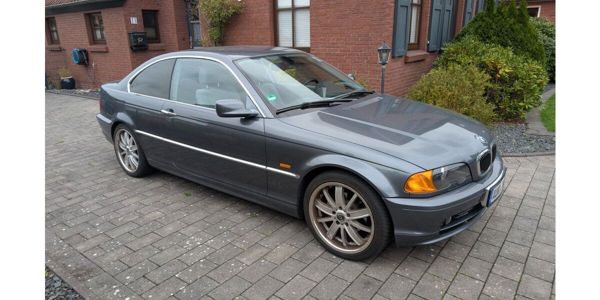 BMW 323 102.950 km 9.570 &euro; Großefehn 26629