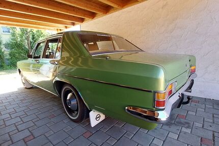 Opel Diplomat 83.000 km 8.000 &euro; Tuttlingen 78532