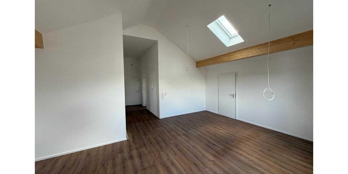 Dachgeschoßwohnung Dingolfing - 3 Zimmer, 70 m&sup2;, 910&euro; | Angebot:26125919