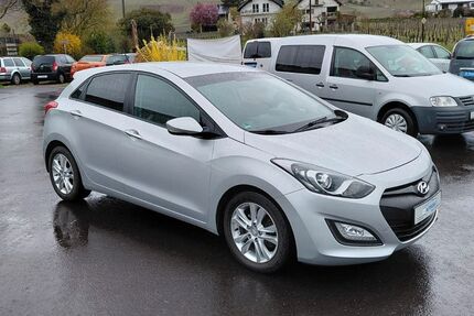 Hyundai i30 143.000 km 6.390 &euro; KRÖV 54536