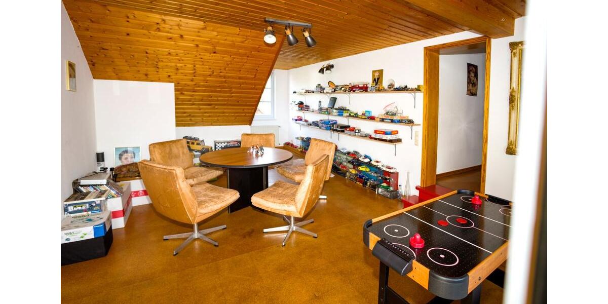 Einfamilienhaus Bad Arolsen - 12 Zimmer, 550 m&sup2;, 849.000&euro; | Angebot:22915312