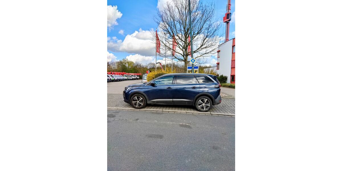 Peugeot 5008 181.000 km 16.500 &euro; Düsseldorf 40599