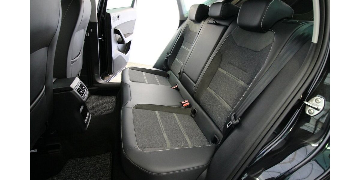 Seat Ateca 1.5 TSI Xperience NAVI+LED+KAMERA+WINTER 34.722 km 25.500 &euro; Hagenow 19230