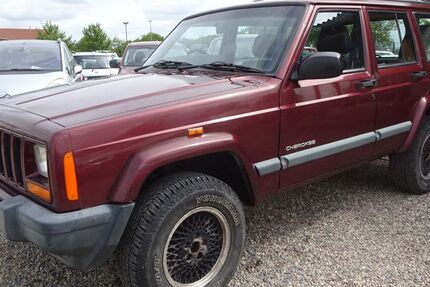 Jeep Cherokee 196.200 km 1.500 &euro; Dresden 01219