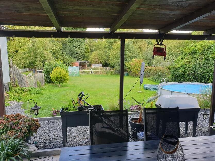 Freistehendes Einfamilienhaus mit Garage