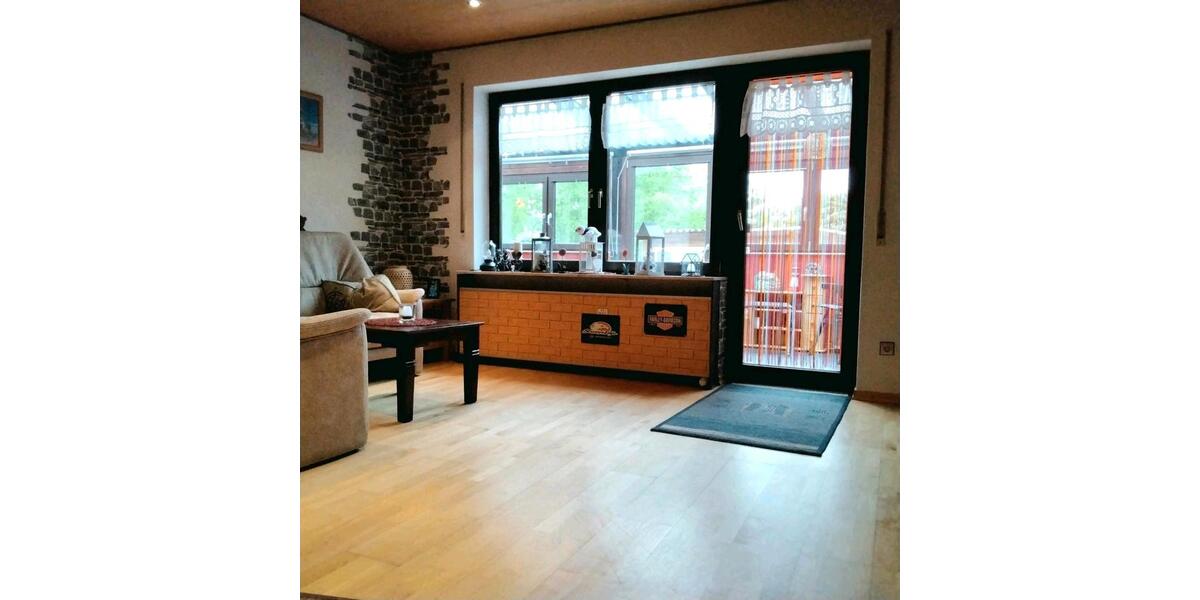 Einfamilienhaus Bad Karlshafen - 12 Zimmer, 210 m&sup2;, 285.000&euro; | Angebot:27127040