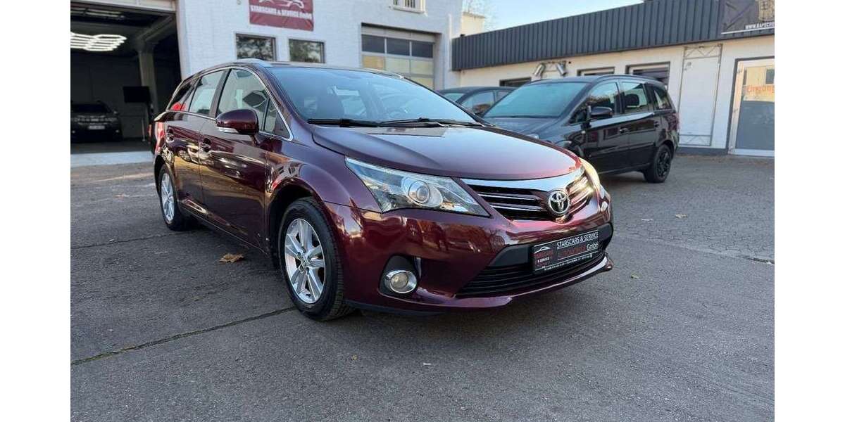 Toyota Avensis 109.000 km 11.450 &euro; Lage 32791