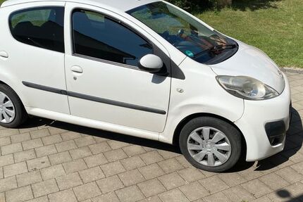 Peugeot 107 207.000 km 1.890 &euro; Gößweinstein 91327