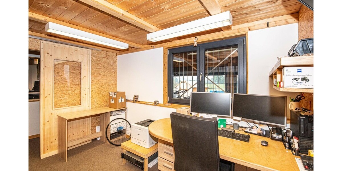 Vielseitige Werkstatt mit großzügiger Freifläche und Raum für Ideen - Gewerbeobjekt Eschlkam | Angebot:24787949