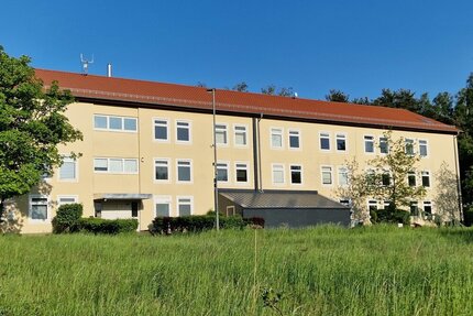 Beeindruckendes Vielzweckgebäude in sehr gutem Zustand