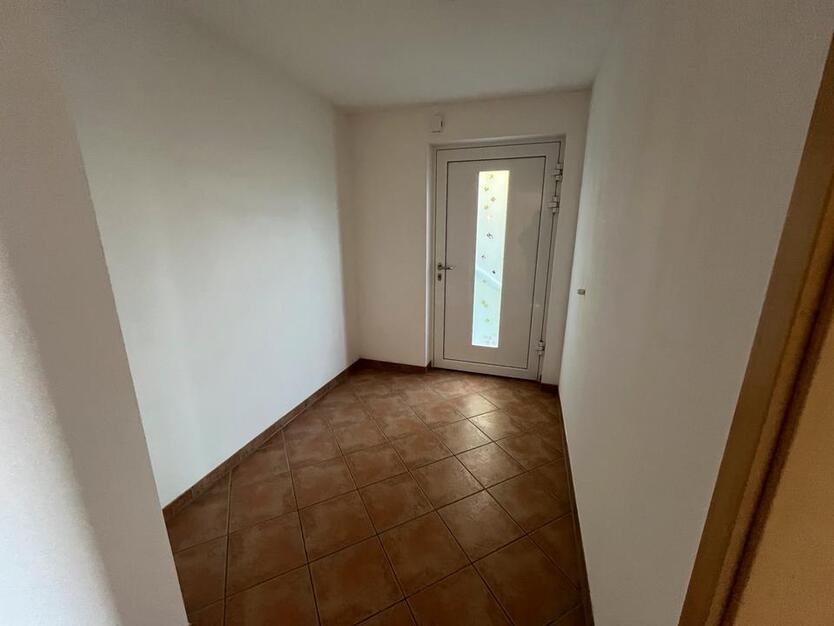 90qm Wohnung im EG mit Garten + Garage und 2 Stellplätzen