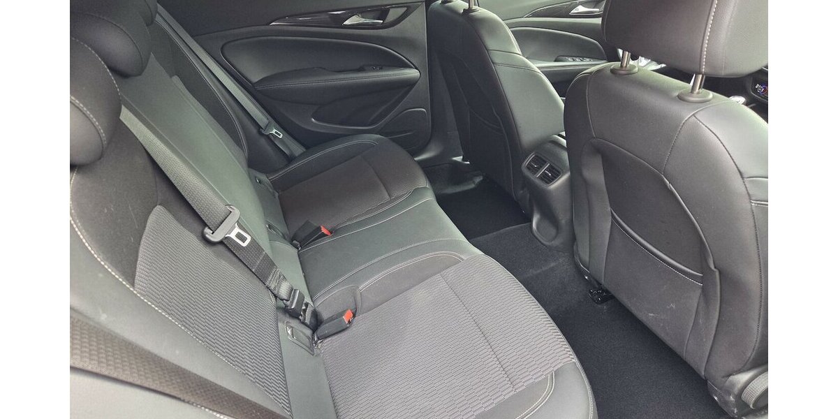 Opel Insignia Sports Tourer Elegance 47.149 km 14.600 &euro; Wilsdruff 01723