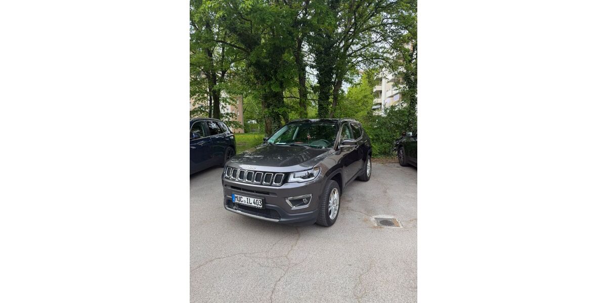 Jeep Compass 139.000 km 13.700 &euro; München 81827