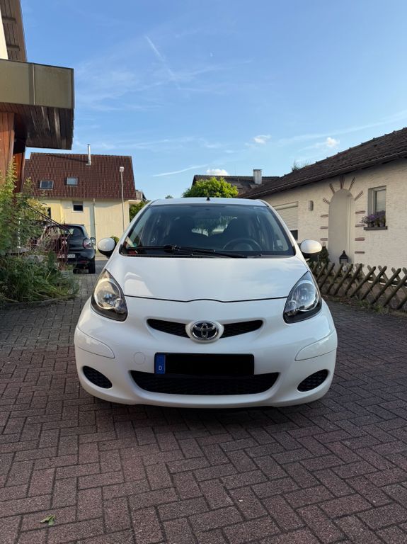 Aygo (X)