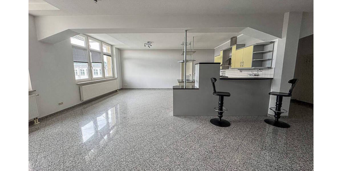 Stilvolles Loft mit Einbauküche & Kaminofen 2 zimmer