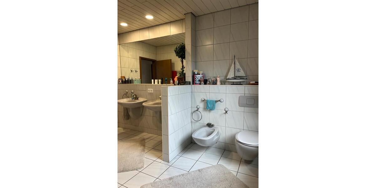 Villa Schwalbach - 8 Zimmer, 396 m&sup2;, 550.000&euro; | Angebot:27120414