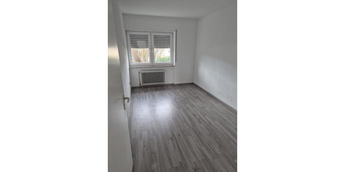 Geräumige 3 Zimmer Wohnung im 1. OG 3 zimmer
