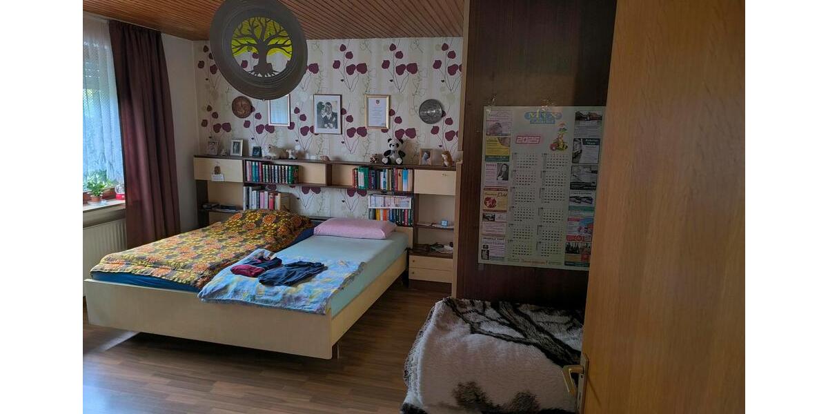 Einfamilienhaus mit 180 m2 Wohnfläche, voll unterkellert 7.5 zimmer