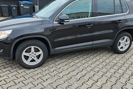 VW Tiguan 214.069 km 4.690 € Bayreuth 95447
