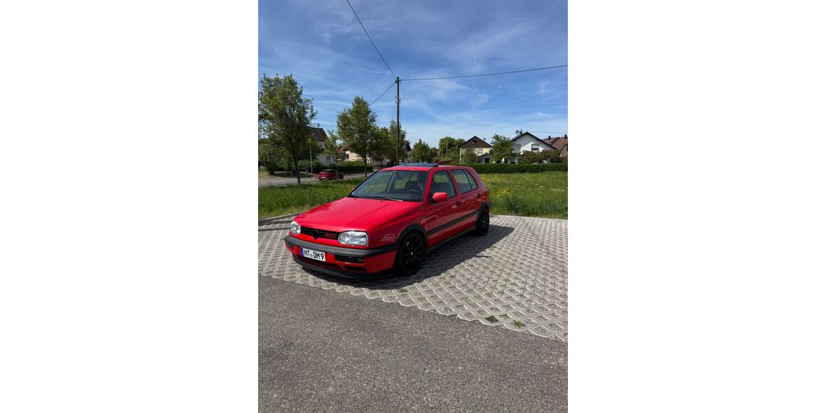 VW Golf 108.500 km 11.500 &euro; Neuffen 72639