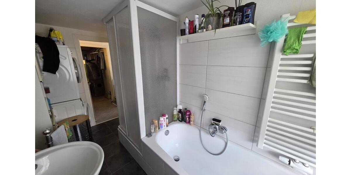 Dachgeschoßwohnung Helsa - 5 Zimmer, 102 m&sup2;, 600&euro; | Angebot:24681972