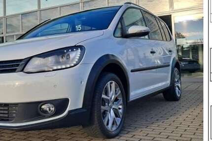 VW Cross Touran 139.708 km 11.689 &euro; Bernburg 06406