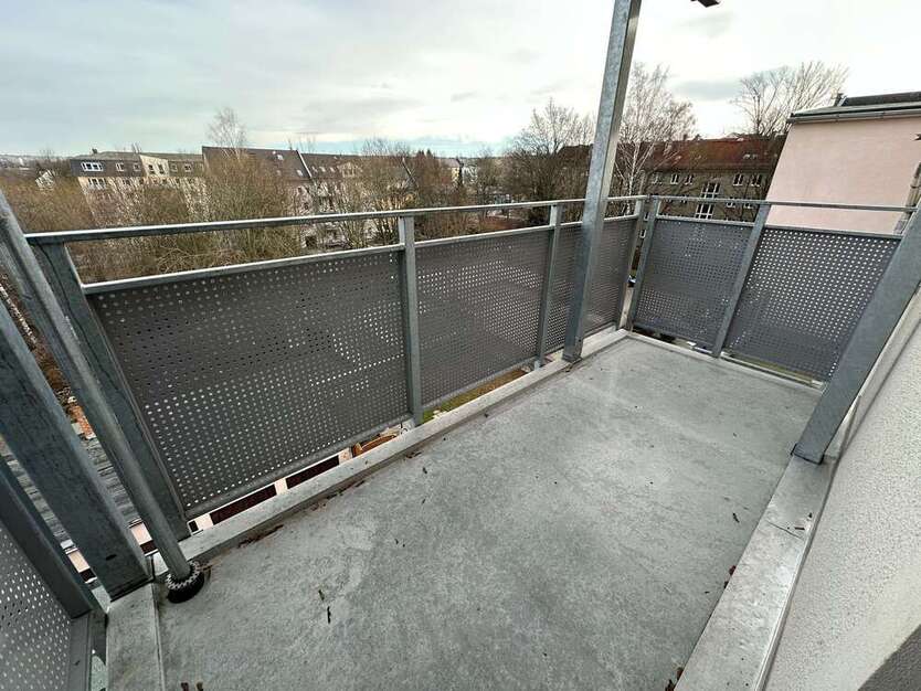 Wohnung zum Mieten in Chemnitz 329 € 71.24 m²