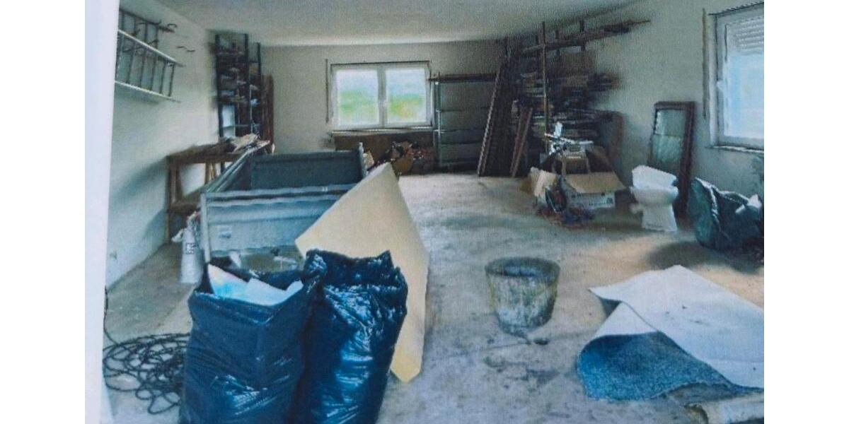 Einfamilienhaus Burbach - 9 Zimmer, 180 m&sup2;, 360.000&euro; | Angebot:26766273