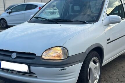 Opel Corsa 242.551 km 550 &euro; HAMBURG-STAPELFELD 22145