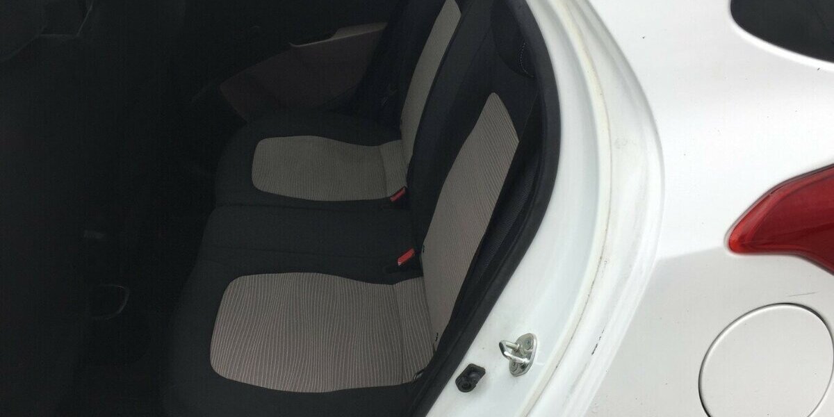 Hyundai i10 Klima,8 Fach Bereift ! 120.000 km 4.950 &euro; Himmelkron 95502