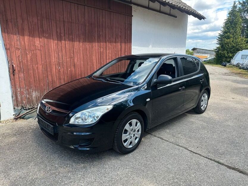 i30