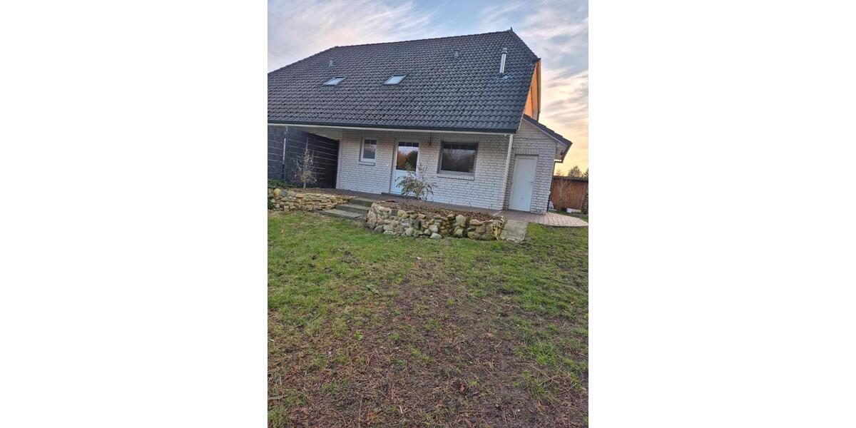 Doppelhaushälfte Zeven - 4 Zimmer, 114 m&sup2;, 300.000&euro; | Angebot:25806988