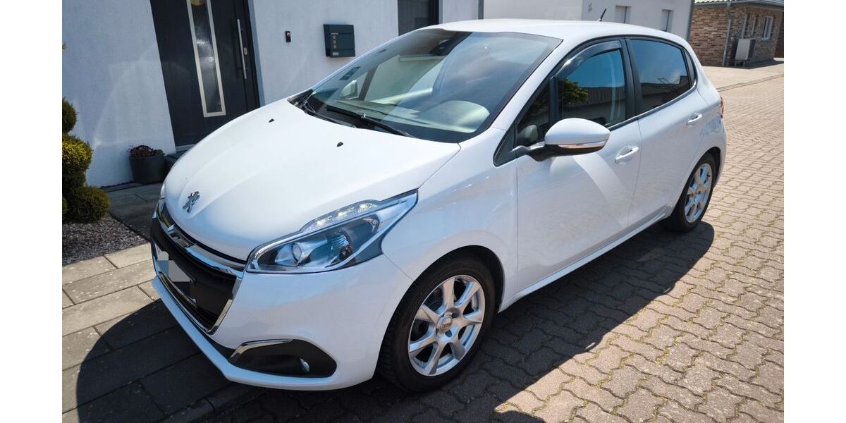 Peugeot 208 35.090 km 8.999 &euro; Brüggen 41379