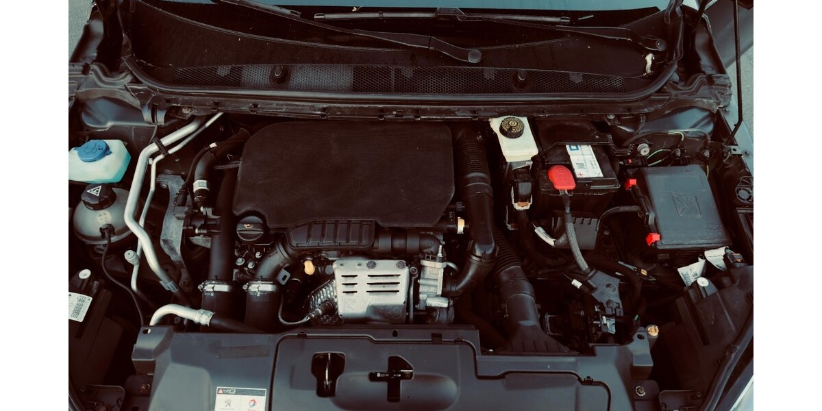 Peugeot 308 105.000 km 6.750 &euro; Berlin 10178