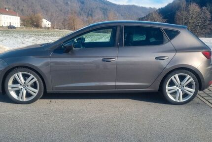 Seat Leon 142.122 km 10.100 &euro; Thyrnau 94136
