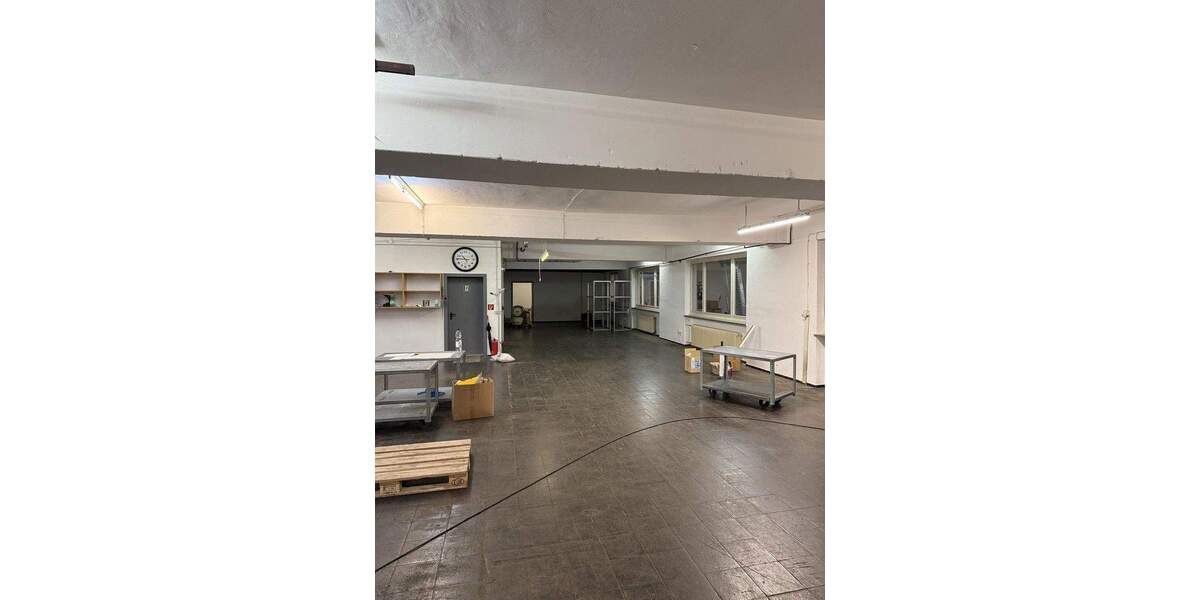 Gewerbefläche mit Rolltor & Starkstrom - Hemer-Deilinghofen zimmer