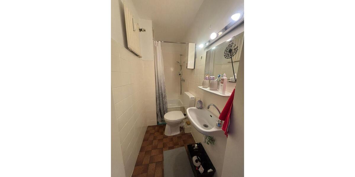 Dachgeschoßwohnung Mönchengladbach Süd - 1 Zimmer, 22 m&sup2;, 380&euro; | Angebot:26025043